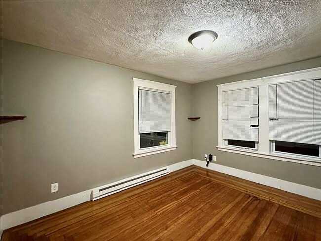 Building Photo - 10 Lachance St