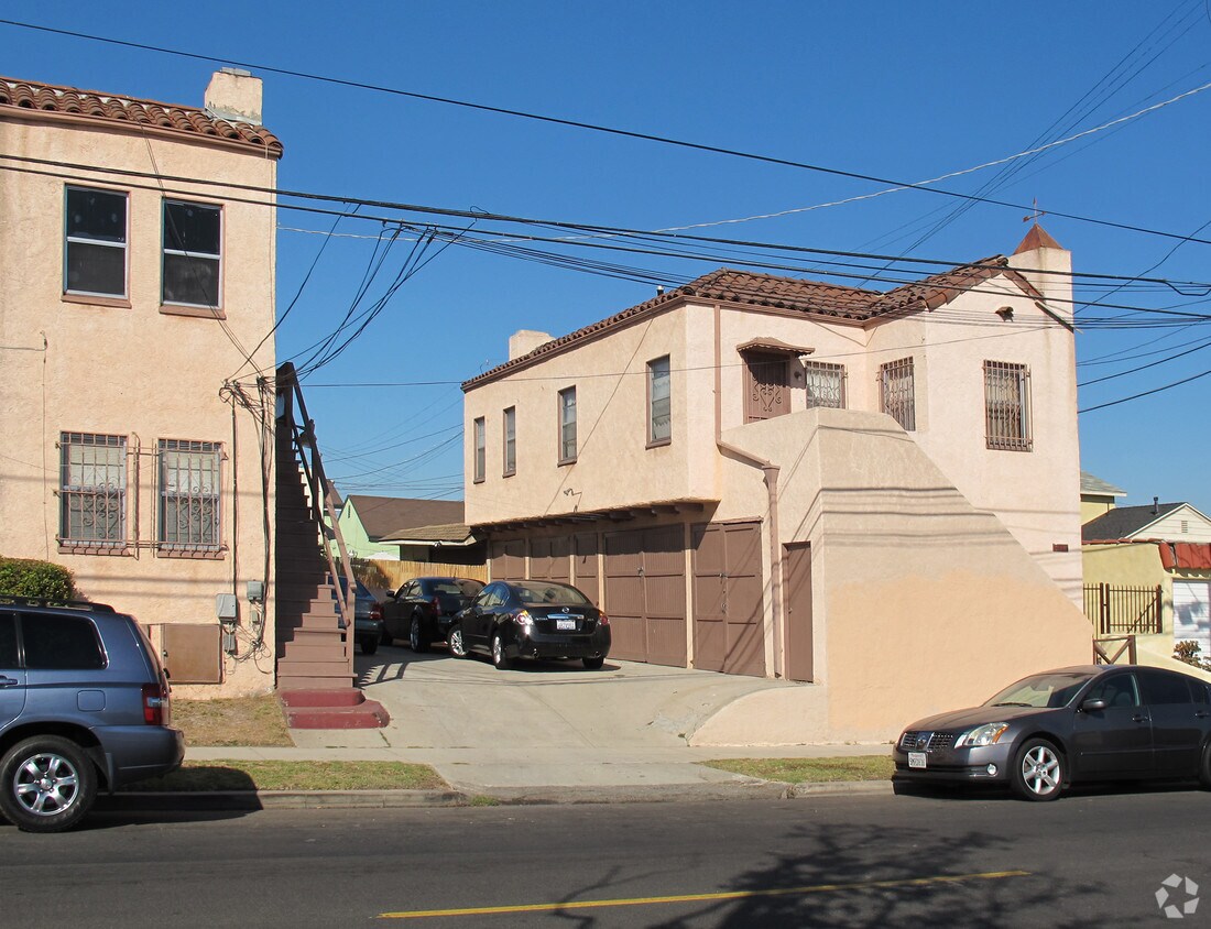 Building Photo - 2001 W 70th St