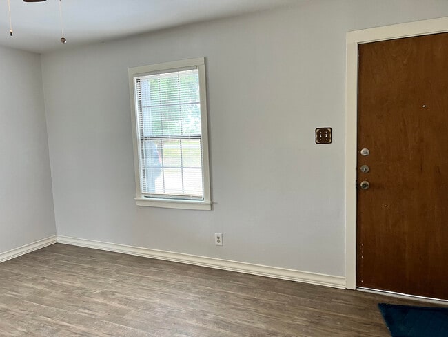 Building Photo - 202 FM 367