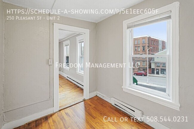 Building Photo - 250 Pleasant St