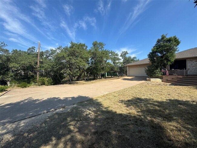Building Photo - 1045 Hidden Hills Dr