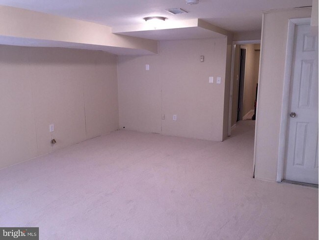 Foto del edificio - 6543 Beechwood Dr