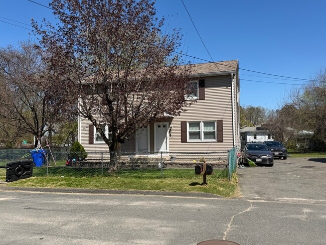 Building Photo - 17 Lockwood Ave