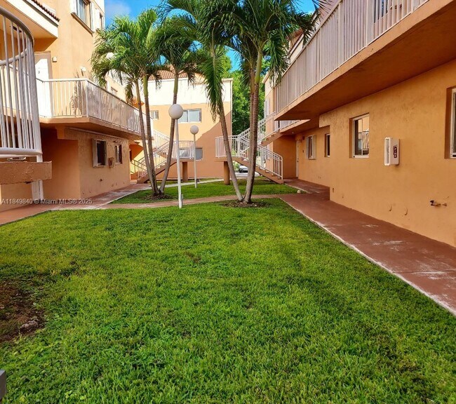 Foto del edificio - 14911 SW 80th St