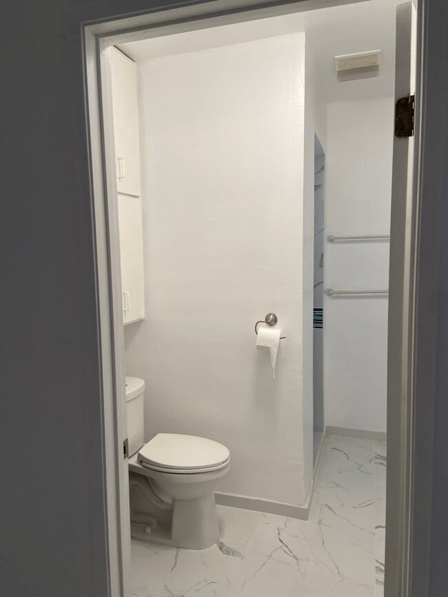 Foto del edificio - 8127 White Oak Ave