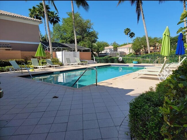 Piscina - 5417 Cove Cir