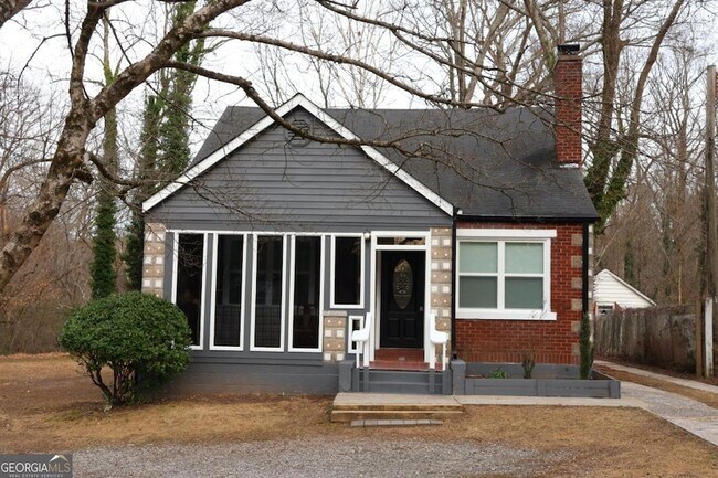 Building Photo - 1526 Childress Dr SW