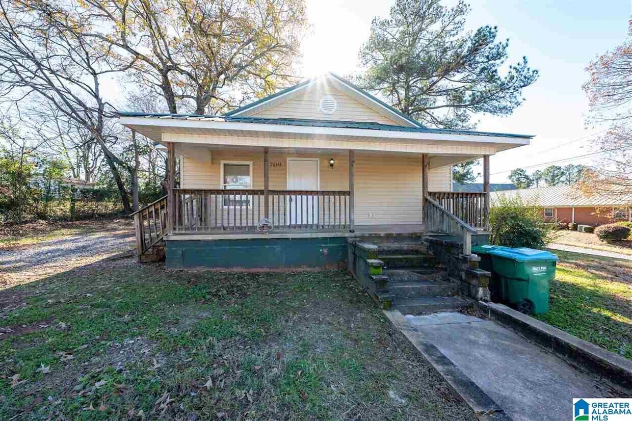 709 W 2nd St, Sylacauga, AL 35150 House Rental in Sylacauga, AL