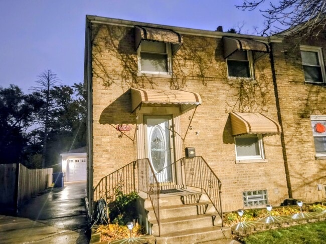 Building Photo - 3803 N Pacific Ave