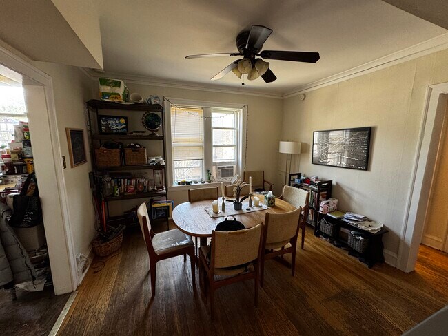 Foto del edificio - 3704 N Hoyne Ave