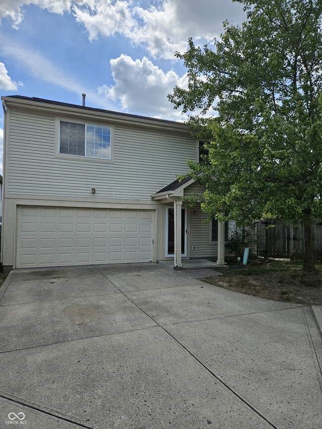 Building Photo - 4650 Falcon Run Way