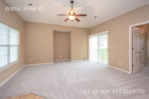 Foto del edificio - 2100 N 114th St