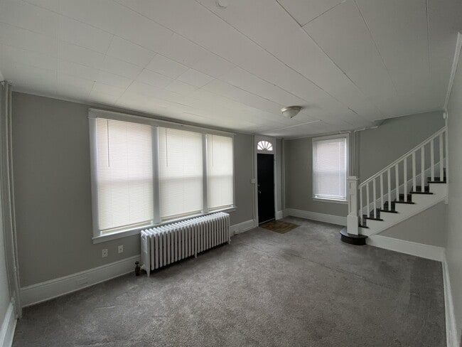 Building Photo - 12 E Burd St