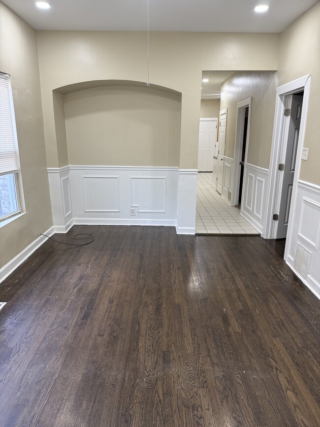 Building Photo - 5522 S Loomis Blvd