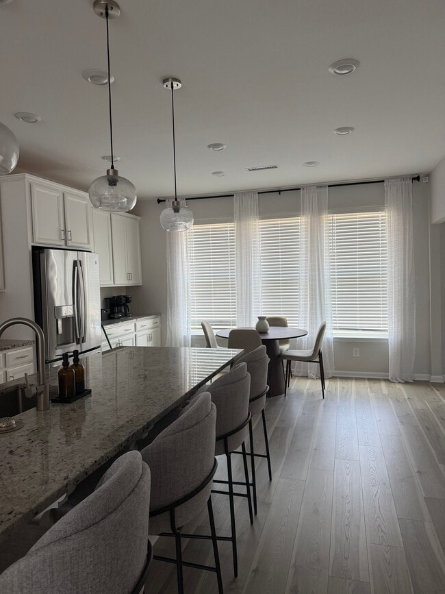 1000 Manorhaven Dr
