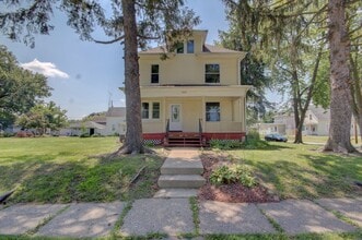 Building Photo - 1804 15th Ave