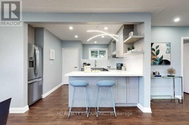 Building Photo - 101 Cartier Crescent