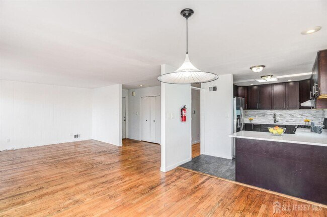 Foto del edificio - 167 N Main St