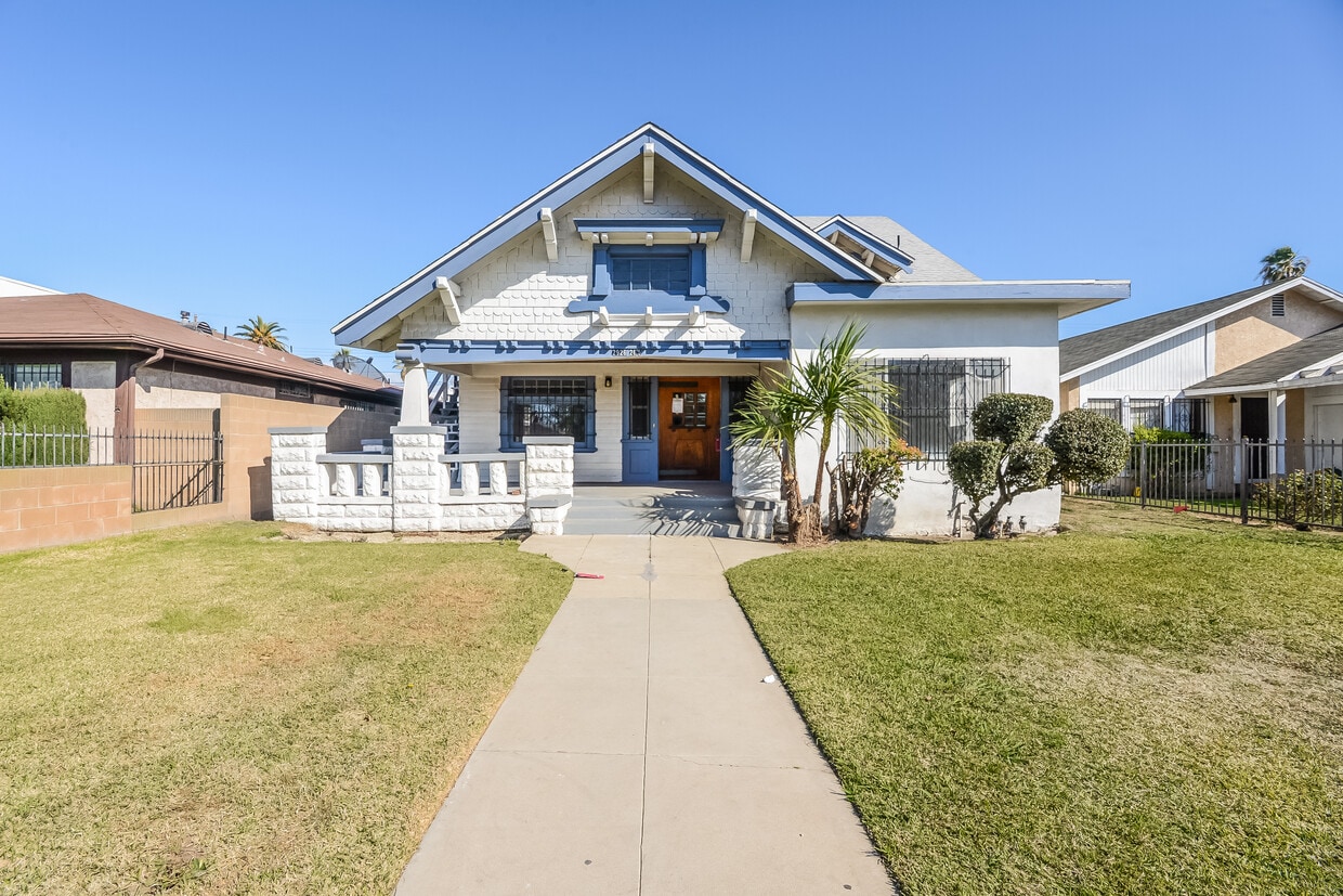 2926 Dalton Ave Unit Half, Los Angeles, CA 90018 Apartments in Los