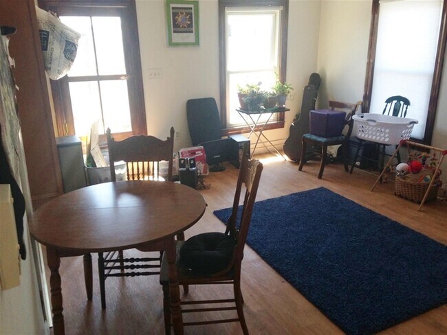 Foto del edificio - 438 Pleasant St
