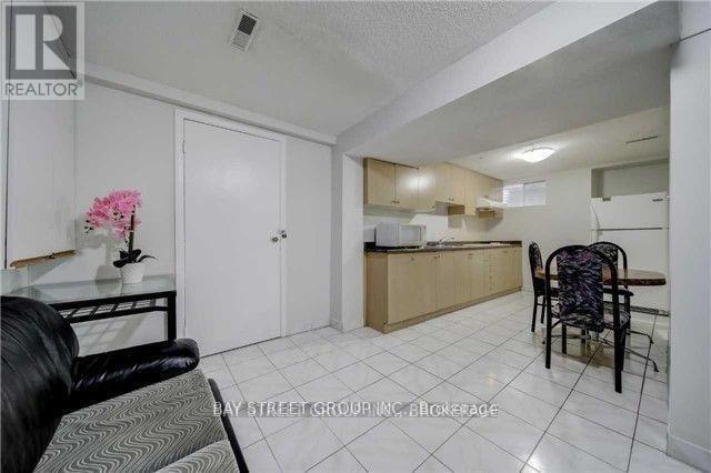 Photo du bâtiment - 24 Silbury Dr