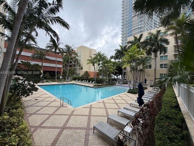 Foto del edificio - 2000 N Bayshore Dr