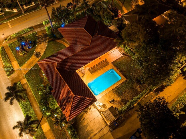 Building Photo - 1254 Polk St