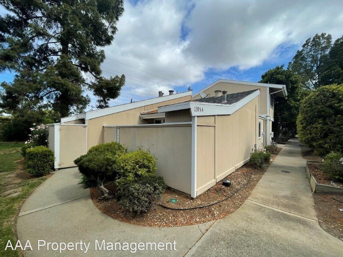 Primary Photo - 3 br, 2 bath House - 1395 Kenwal Rd unit A