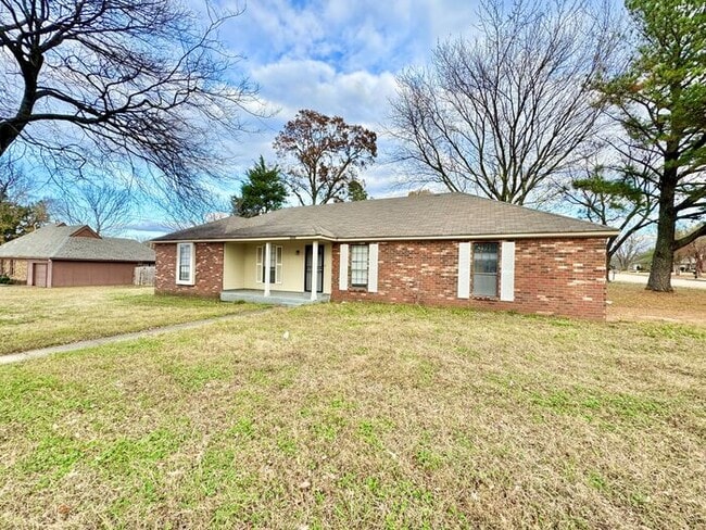 Photo - 4964 Barkshire Dr House