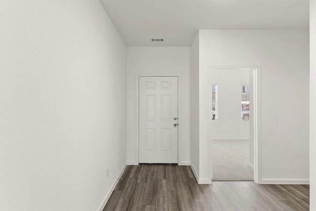 Foto del edificio - 10308 Holy Cross Ln