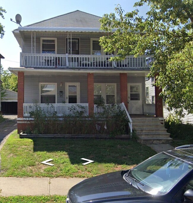 Building Photo - 1342 Thoreau Rd