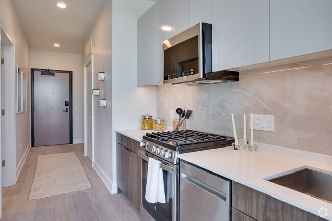 Interior Photo - The Avra West Loop