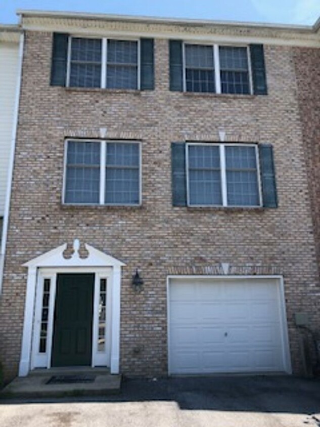 Foto principal - Spacious Hockessin Townhome