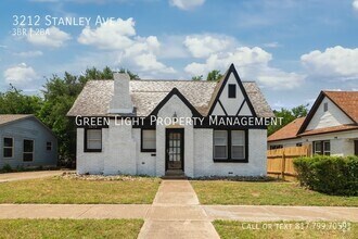 Building Photo - 3212 Stanley Ave