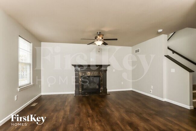 Building Photo - 913 Carpathian Dr