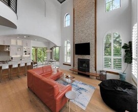 Building Photo - 15004 Robin Ct Building Photo - 15004 Robin Ct