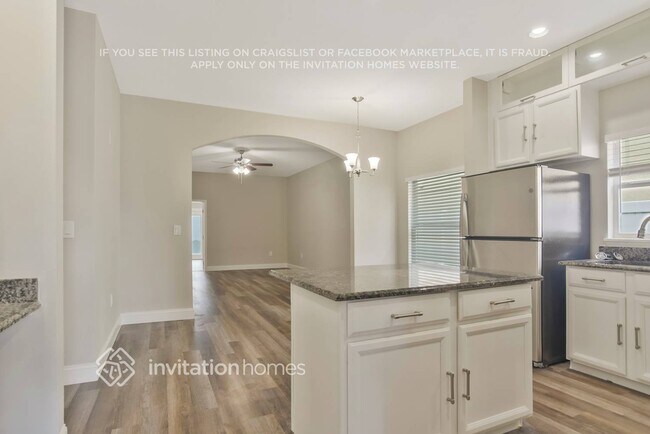 Foto del edificio - 7945 Riffle Ln