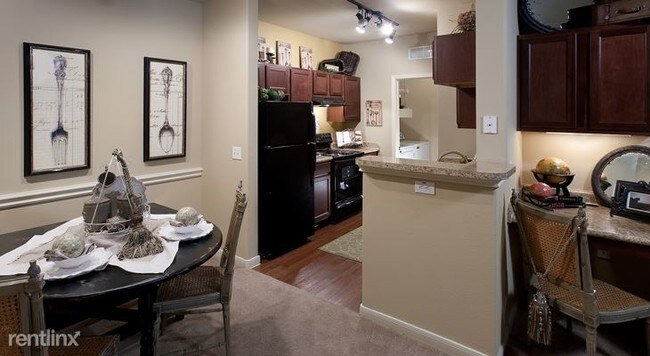 Building Photo - 650 Leora Ln