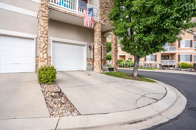 Foto del edificio - 1028 Canyon Vista Rd