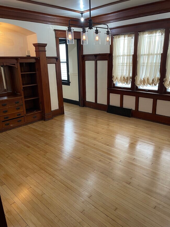 Foto del edificio - 2444 N Booth St