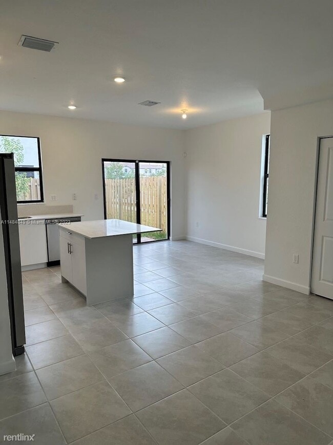Building Photo - 3 br, 3 bath House - 11796 SW 245th Ter