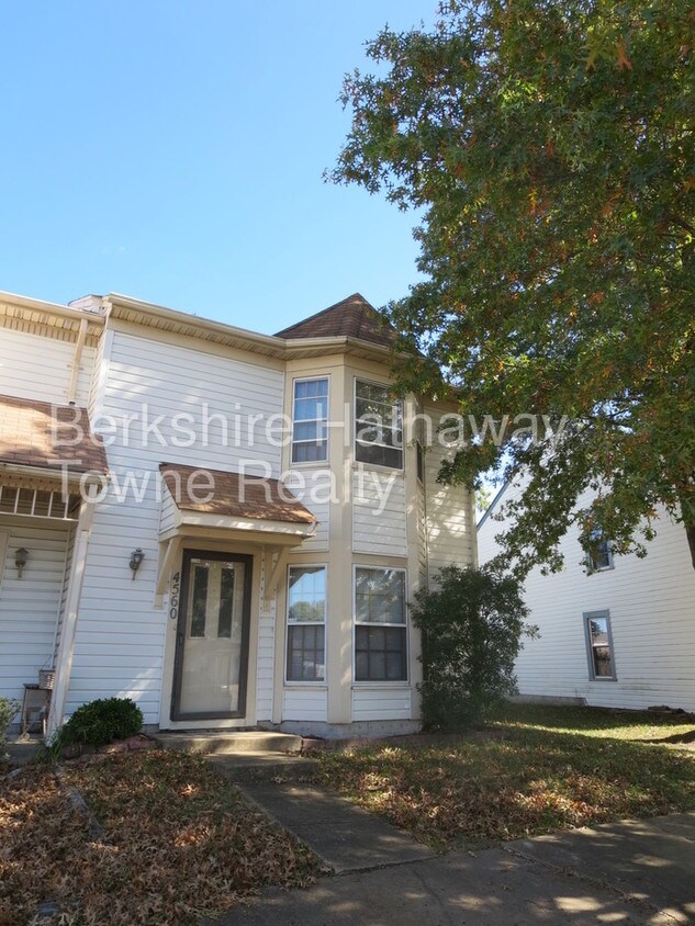 Primary Photo - 4560 Marlwood Way
