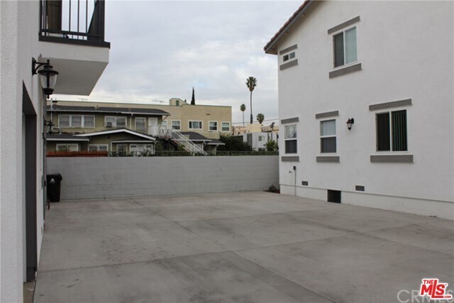Building Photo - 963 N Wilton Pl