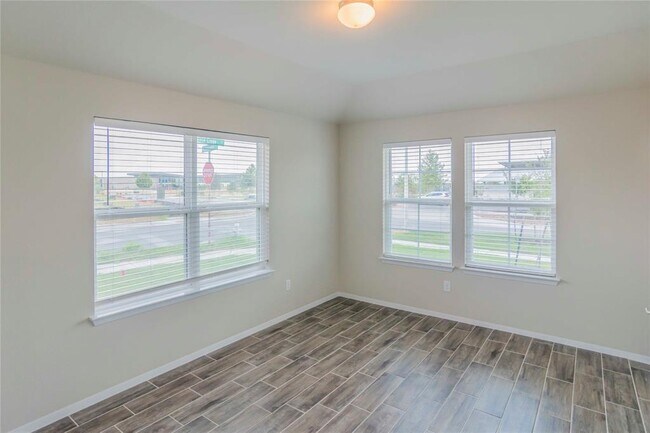 Building Photo - 204 Rollingwood Dr