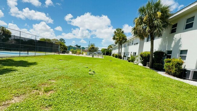Foto del edificio - 3250 10th St N