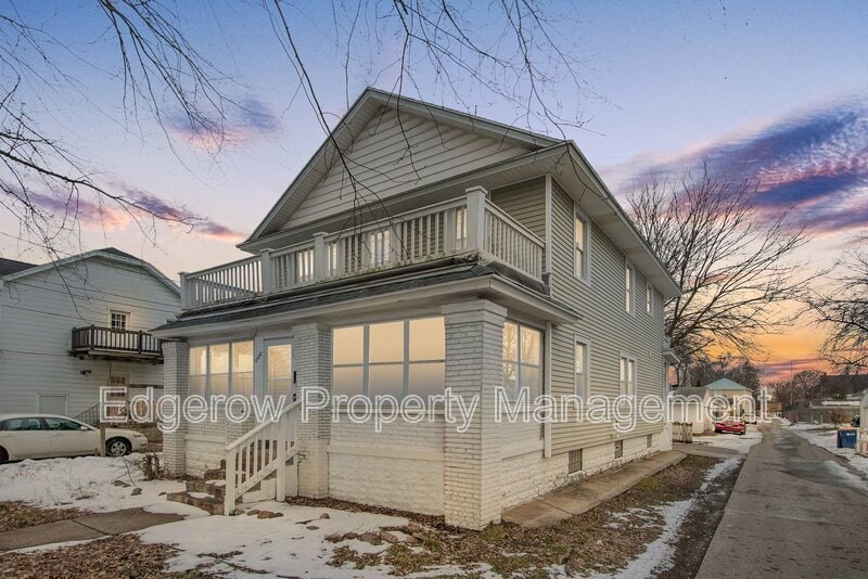 Primary Photo - 666 Myrtle St NW