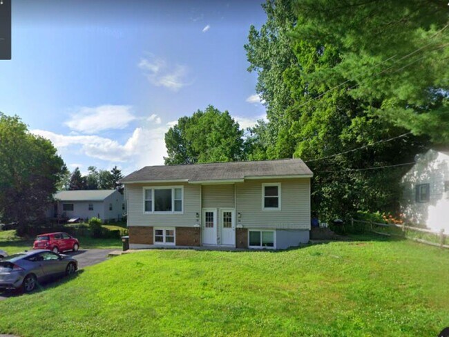 Foto del edificio - 12 Pine St