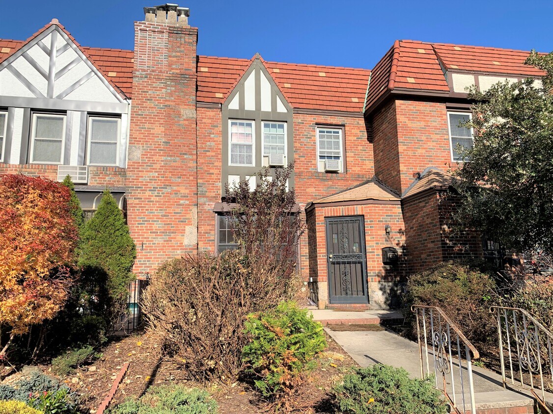 6745 Juno St, Queens, NY 11375 Townhome Rentals in Queens NY