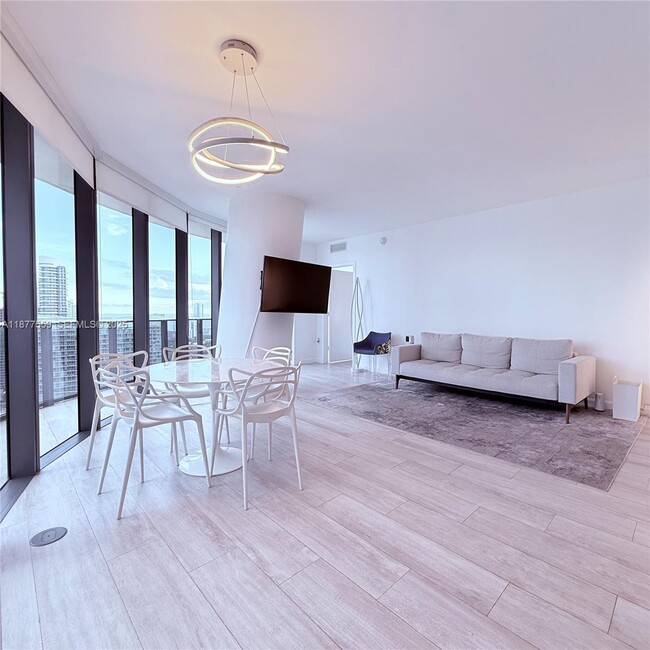 Foto del edificio - 55 SW 9th St