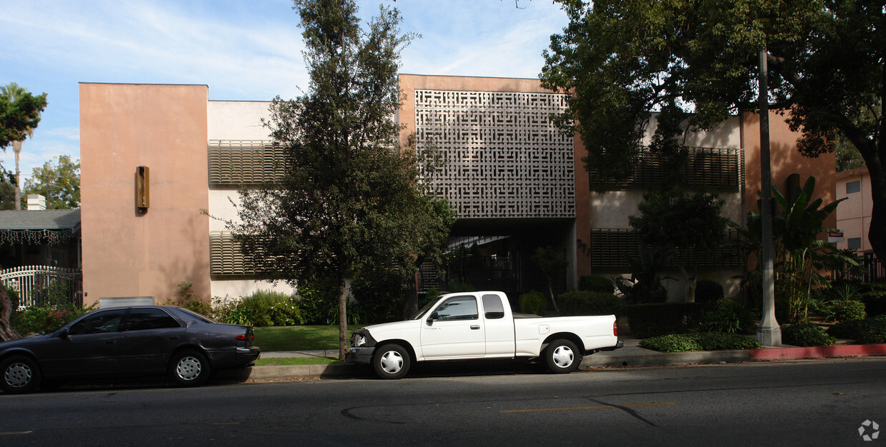 Foto del edificio - 777 E Villa St